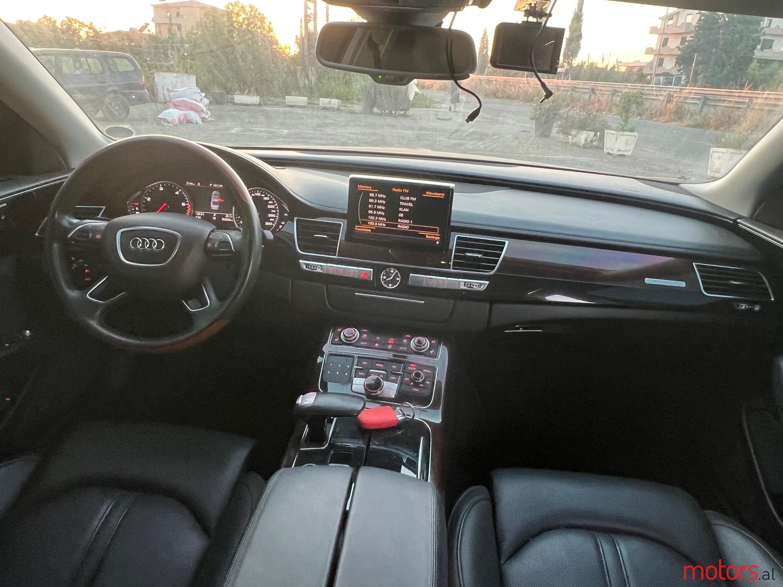 2013' Audi A8 photo #2