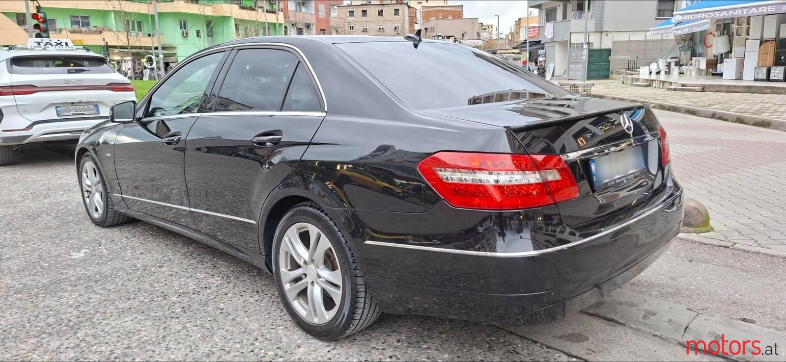 2010' Mercedes-Benz E 220 photo #3
