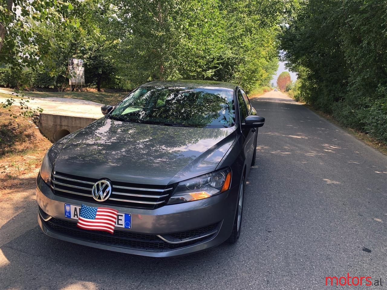 2013' Volkswagen Passat photo #1