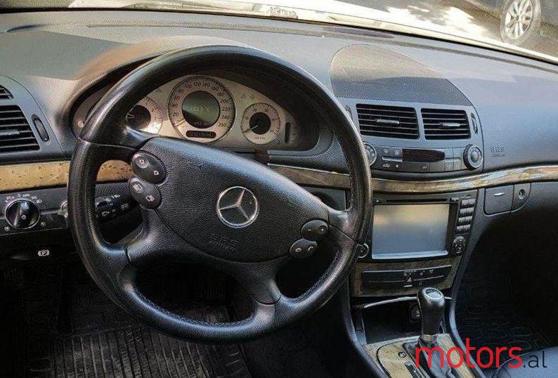 2008' Mercedes-Benz E 280 photo #1