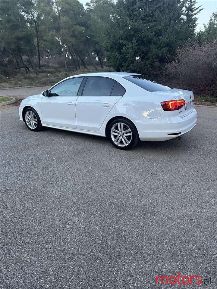 2015' Volkswagen Jetta photo #2