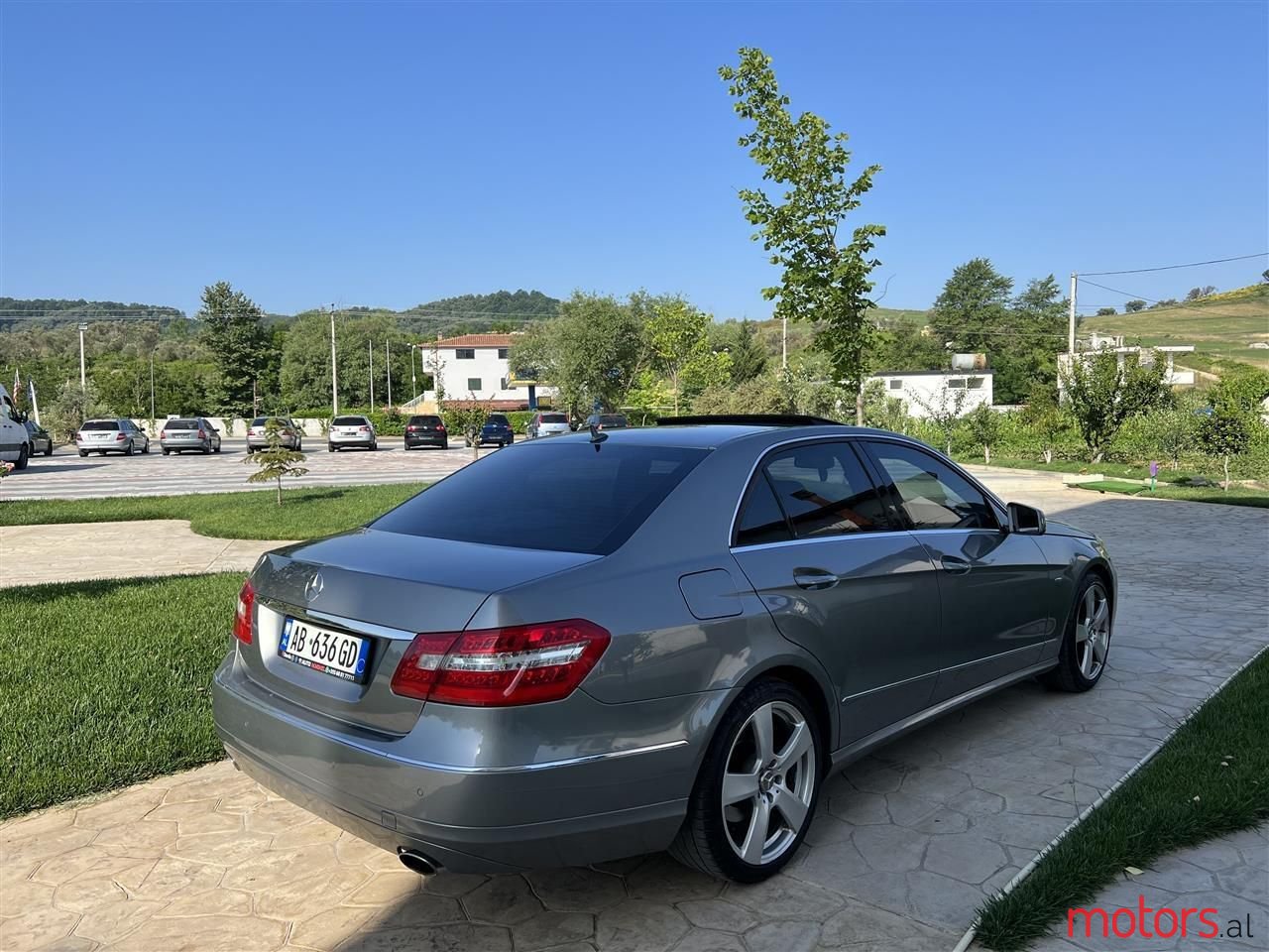 2009' Mercedes-Benz E 350 photo #3