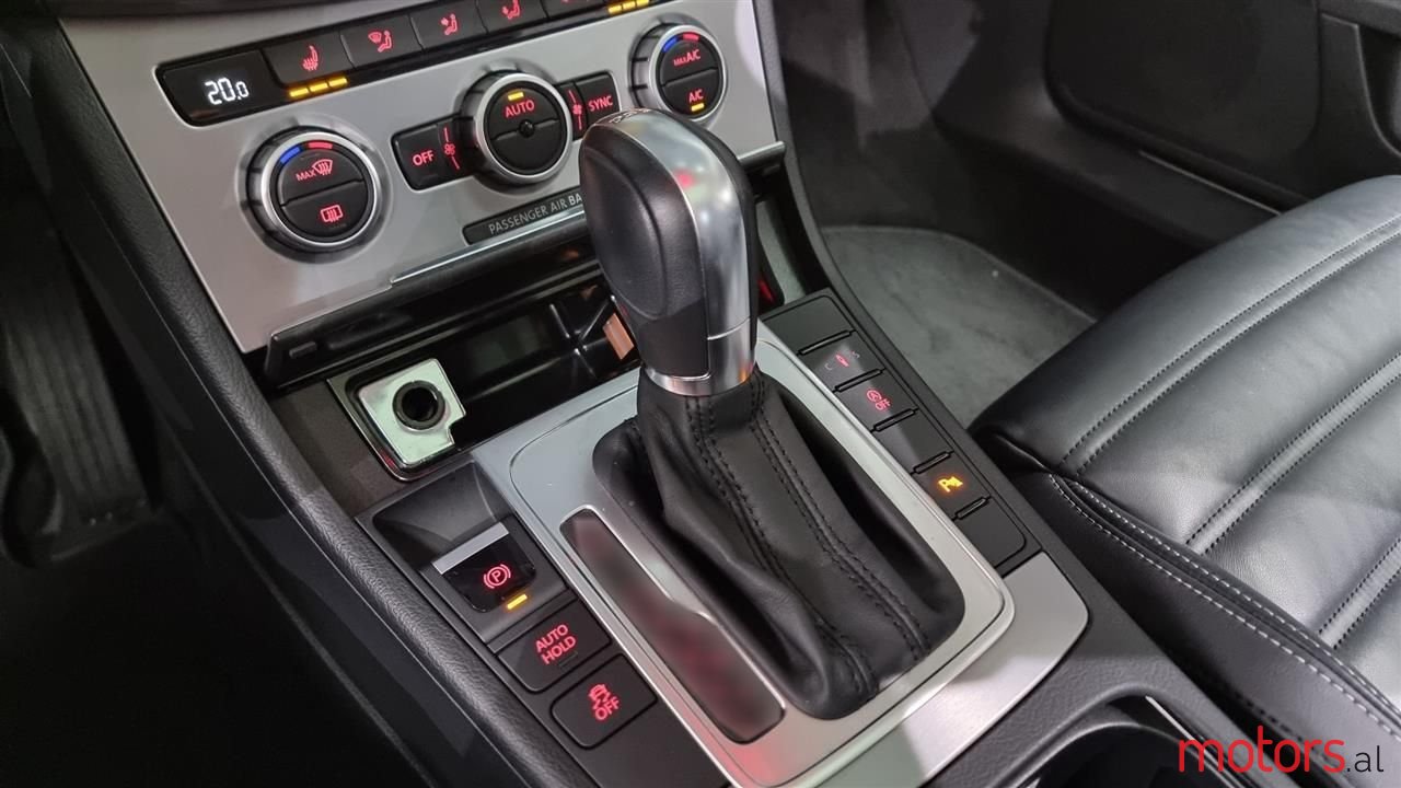 2014' Volkswagen photo #3