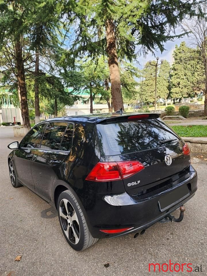 2016' Volkswagen Golf photo #6