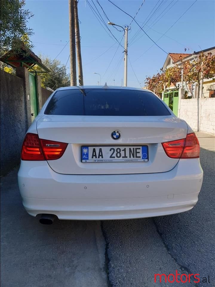 2010' BMW 316 photo #2