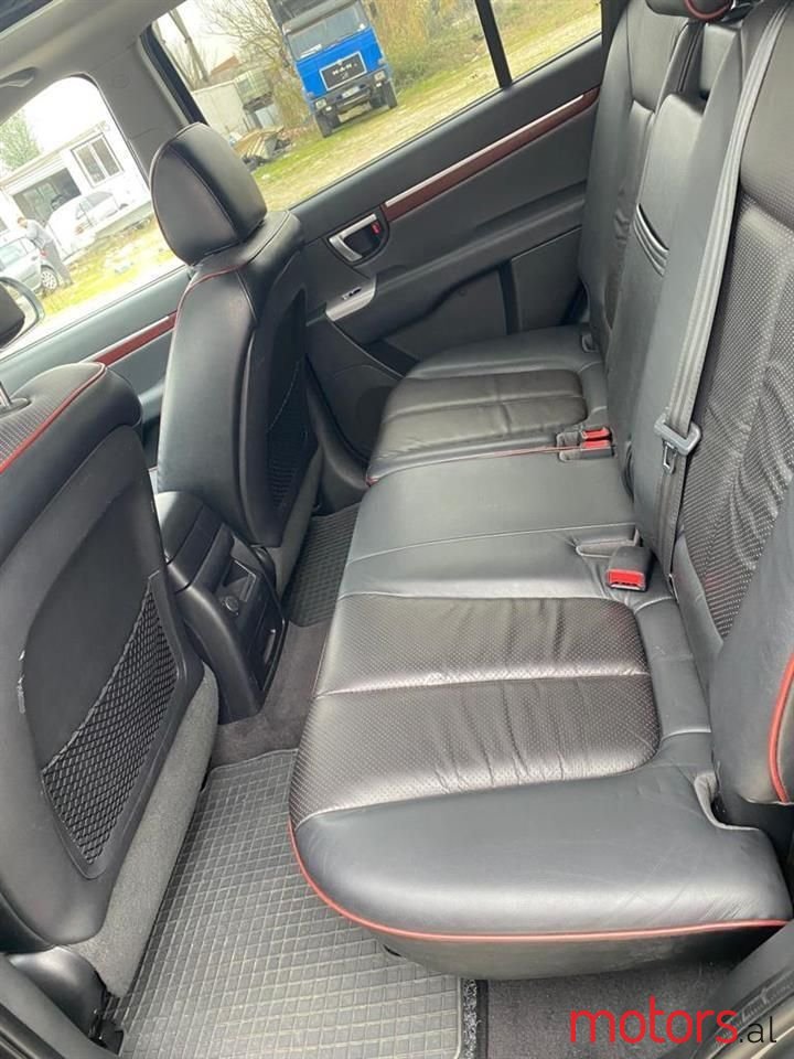 2010' Hyundai Santa Fe photo #5