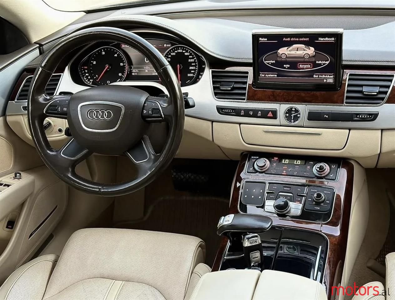 2011' Audi A8 photo #4