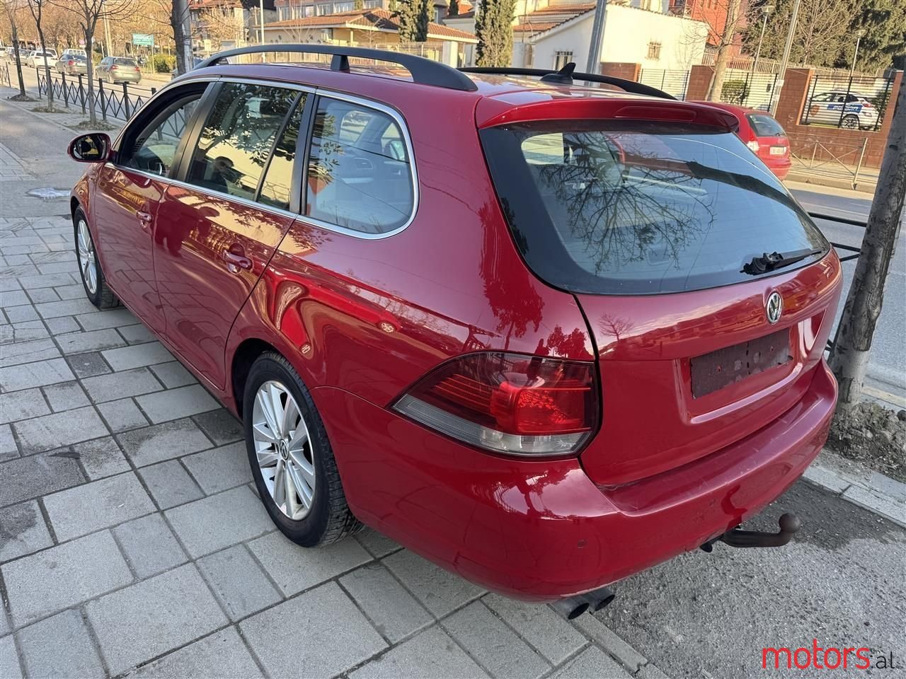 2011' Volkswagen Golf photo #2