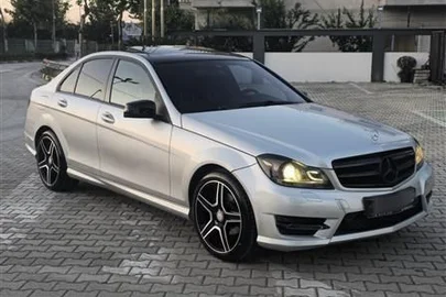 2013' Mercedes-Benz C 220