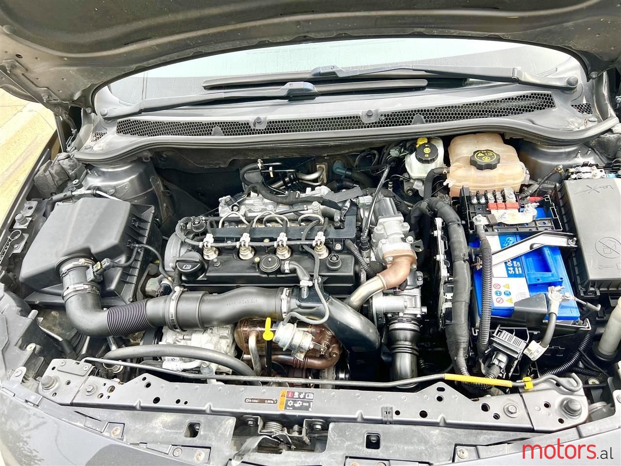 2011' Opel Astra photo #5