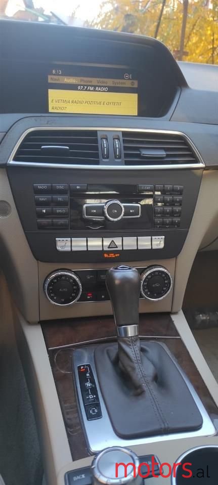 2012' Mercedes-Benz C 250 photo #3