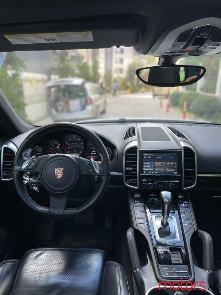 2011' Porsche Cayenne photo #6