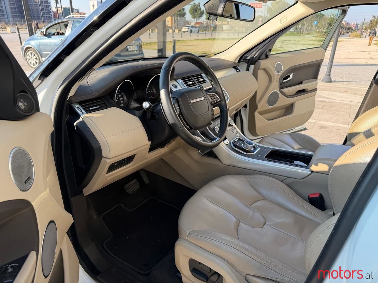 2015' Land Rover Range Rover Evoque photo #4