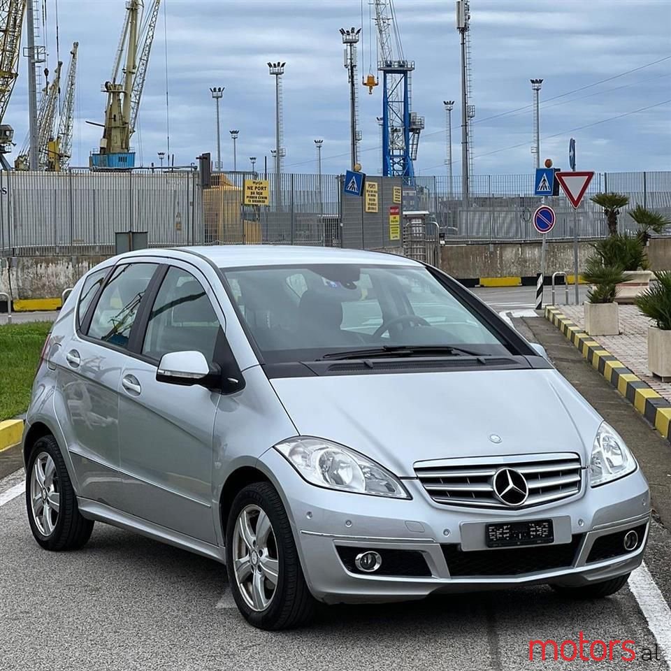 2010' Mercedes-Benz A 180 photo #5