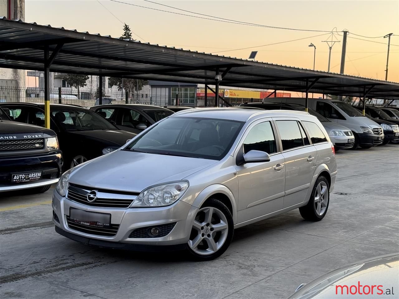 2008' Opel Astra photo #1