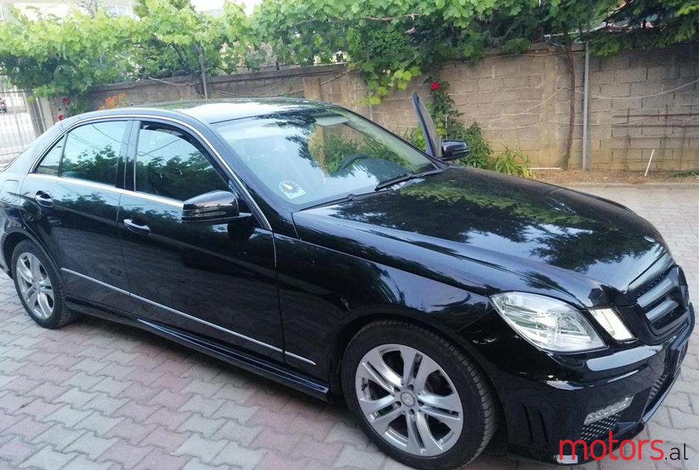 2009' Mercedes-Benz E 250 photo #1