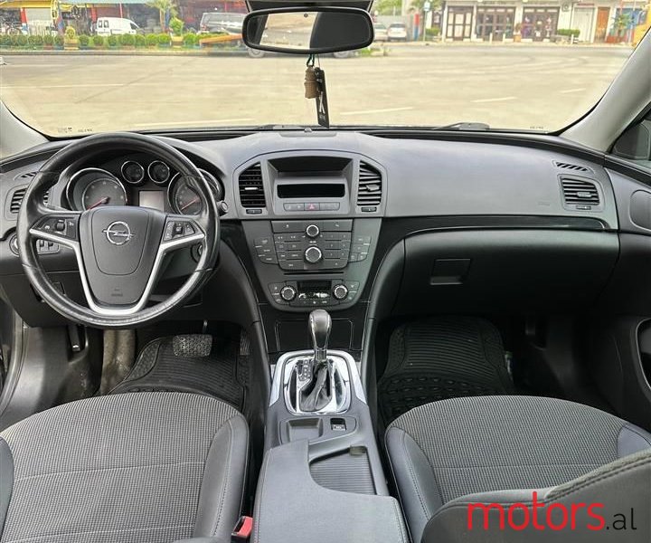 2010' Opel Insignia photo #6