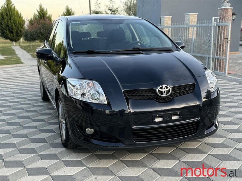 2008' Toyota Auris photo #1