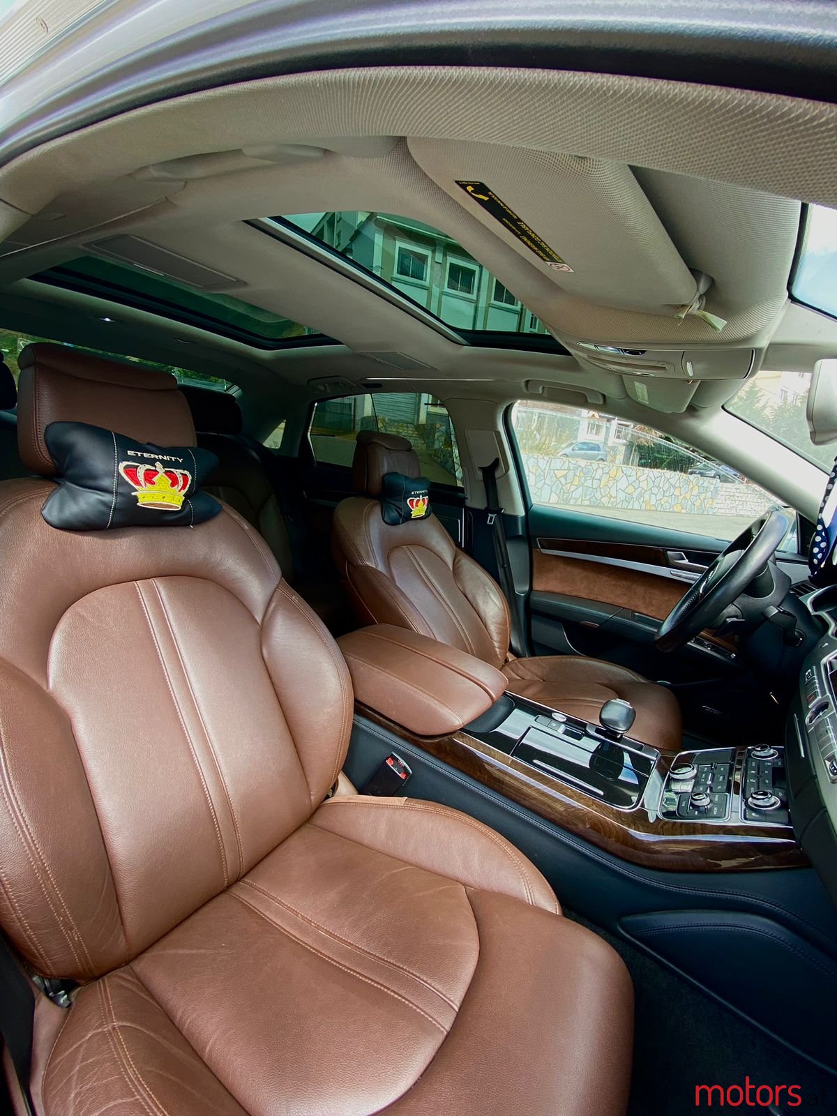 2012' Audi A8 photo #7