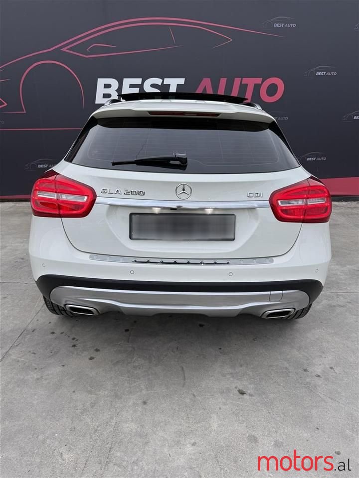 2015' Mercedes-Benz GLA 200 photo #3