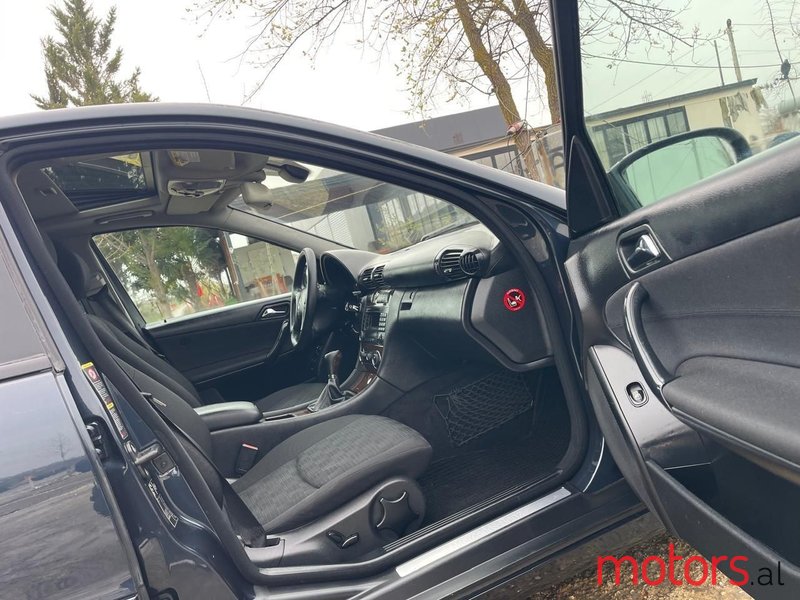 2006' Mercedes-Benz C 220 photo #3