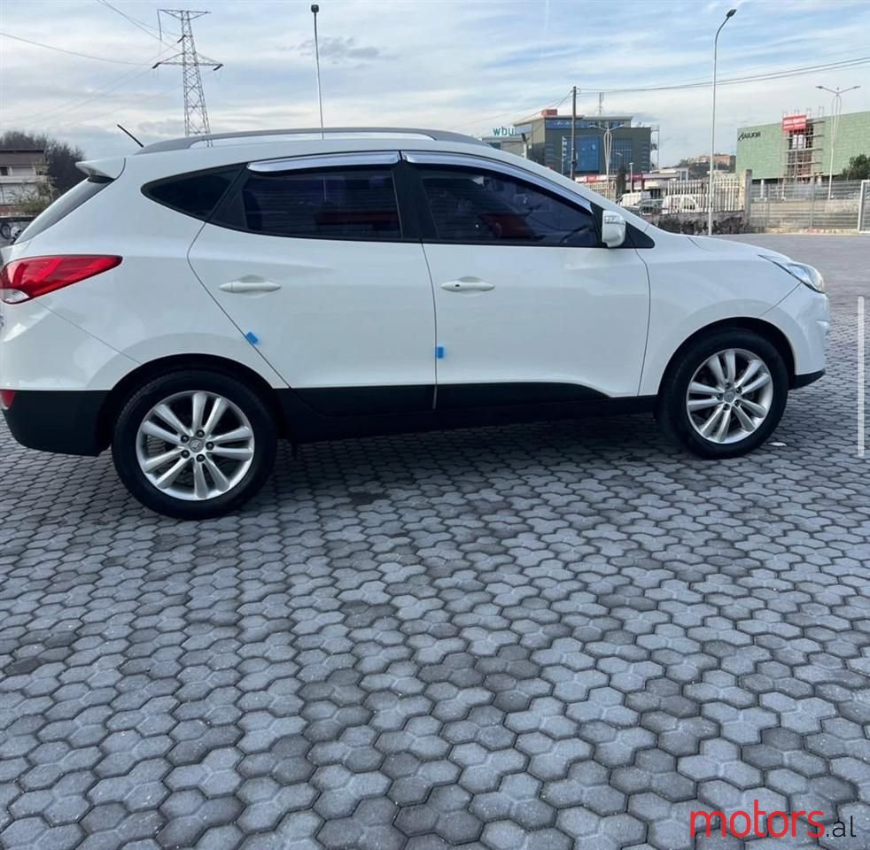 2012' Hyundai Tucson photo #3