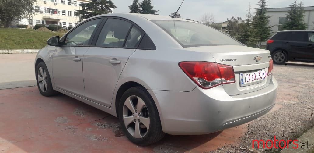 2009' Chevrolet Cruze photo #3