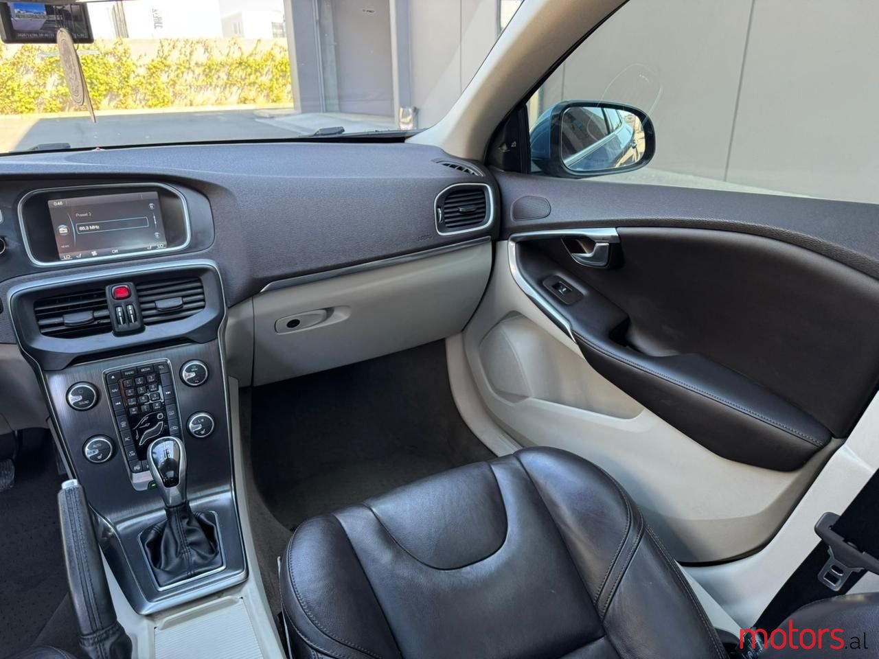 2014' Volvo V40 photo #4