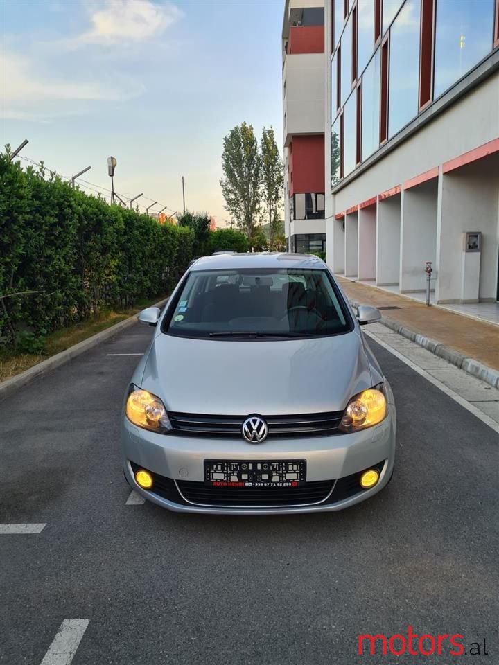 2009' Volkswagen Golf Plus photo #5