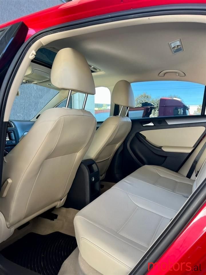 2013' Volkswagen Jetta photo #5