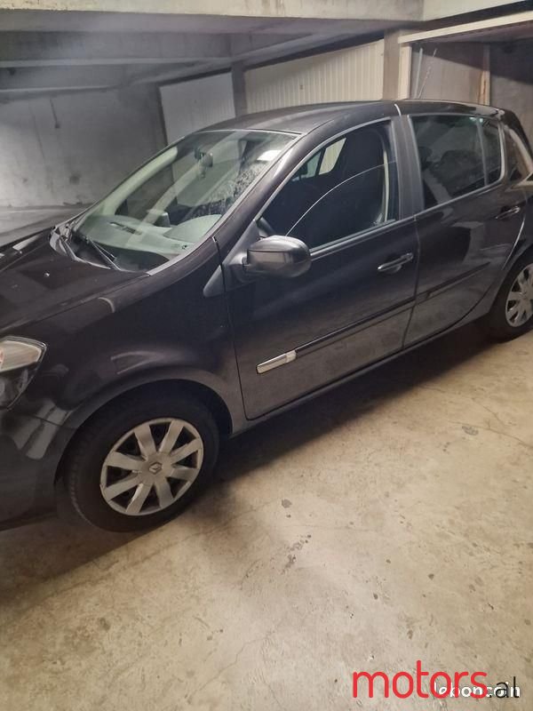 2012' Renault Clio photo #5