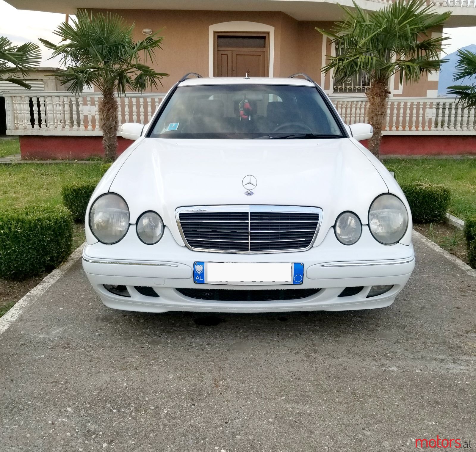 2000' Mercedes-Benz 220E photo #1