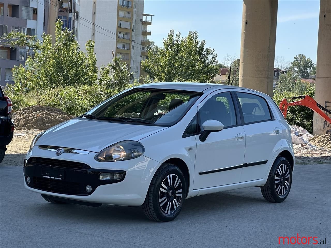2013' Fiat Punto Evo photo #2