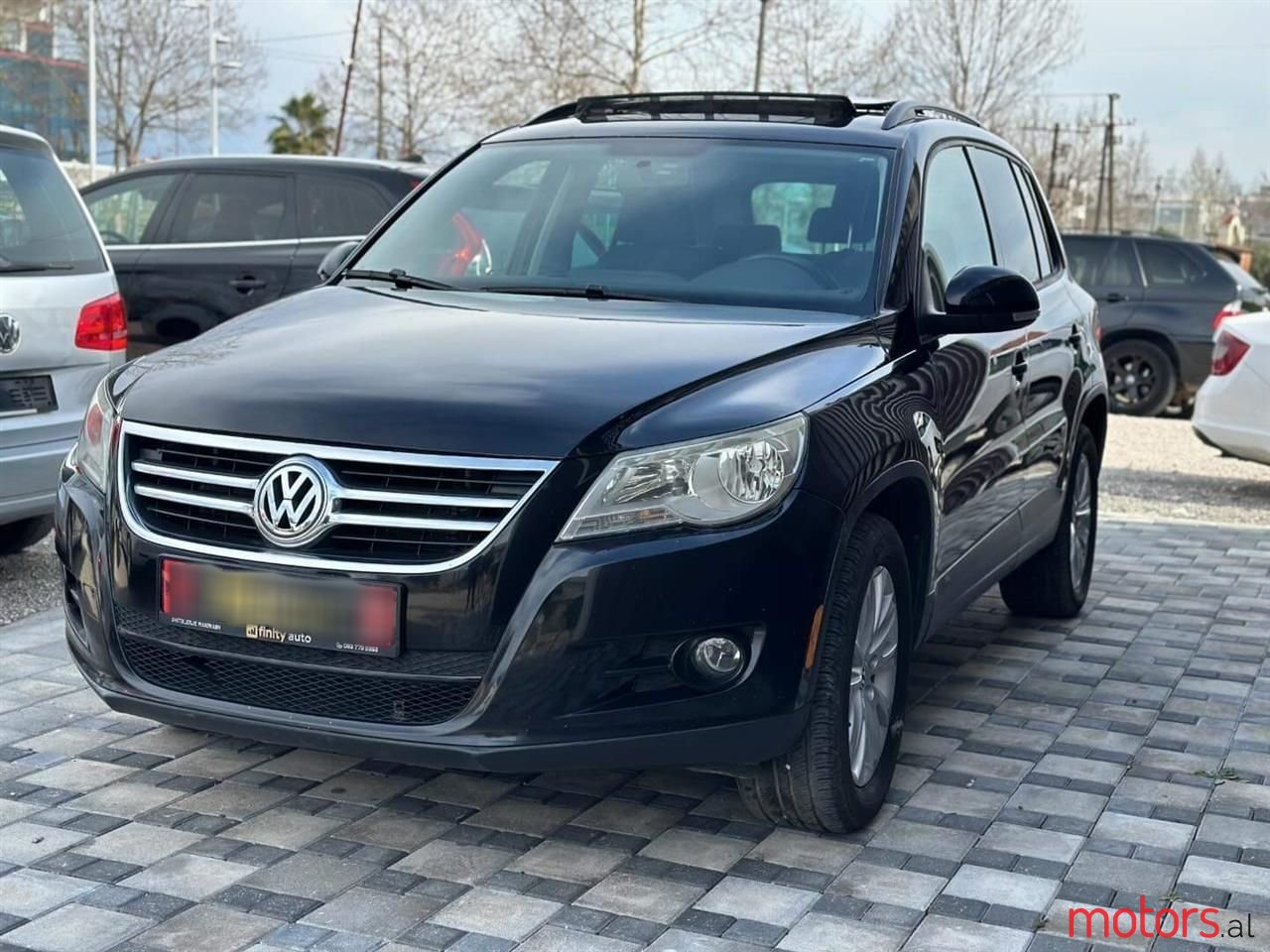 2010' Volkswagen Tiguan photo #1