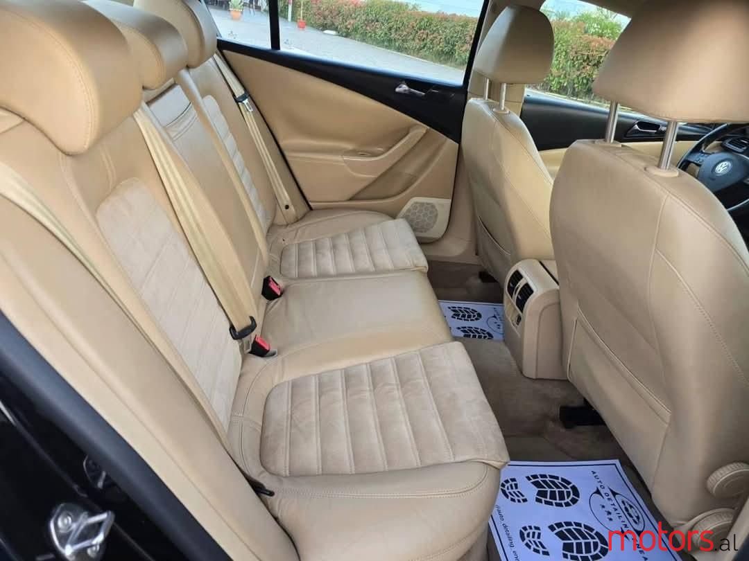 2007' Volkswagen Passat photo #3