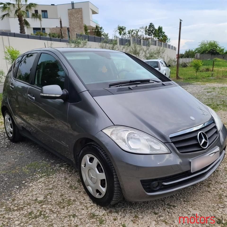 2012' Mercedes-Benz A 180 photo #1