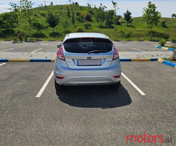 2013' Ford Fiesta photo #2