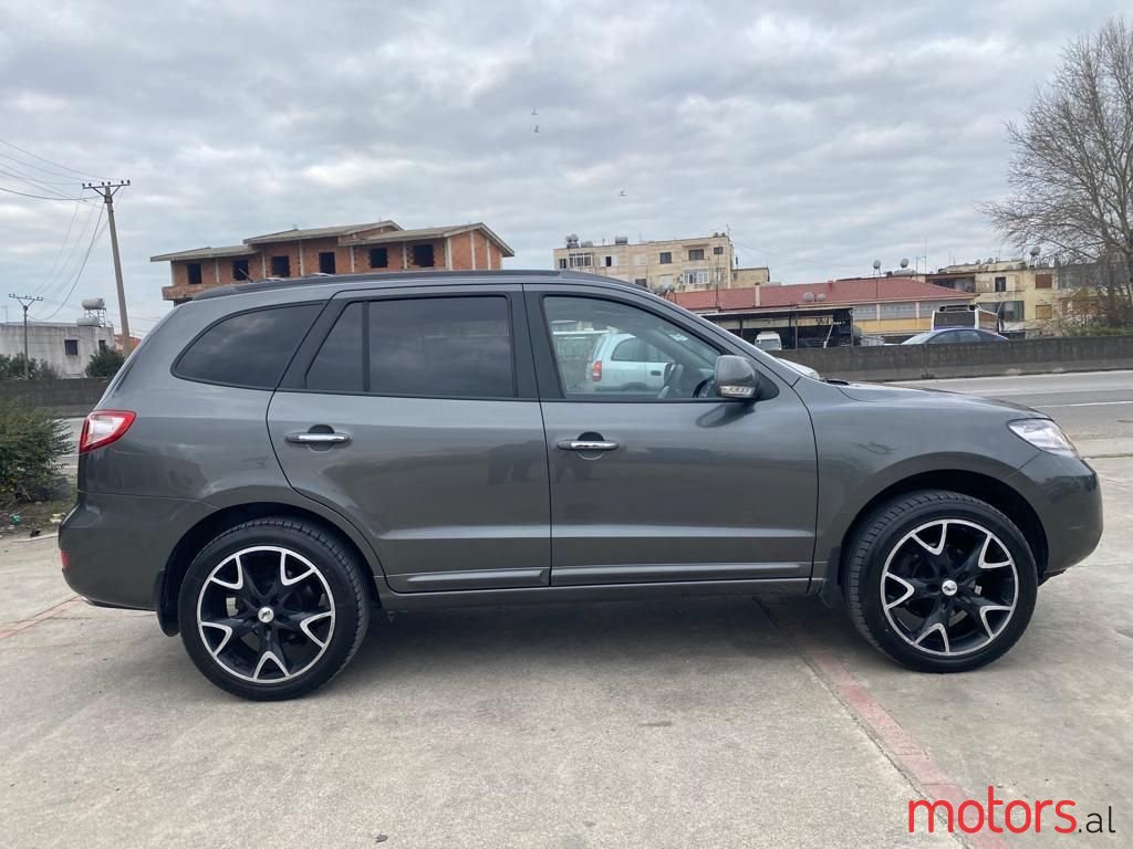 2010' Hyundai Santa Fe photo #4