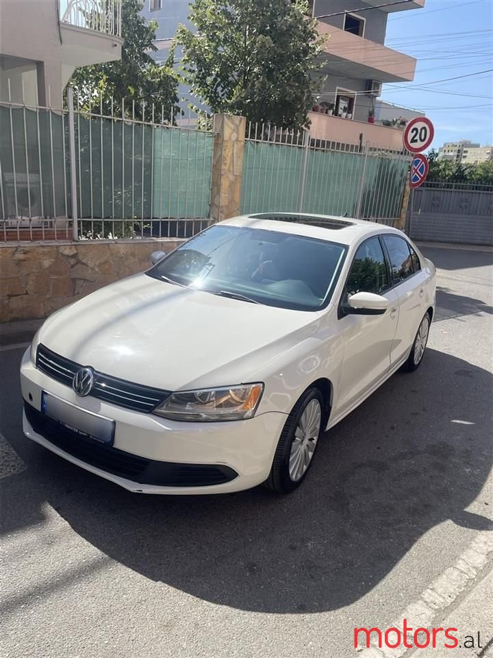 2012' Volkswagen Jetta photo #6