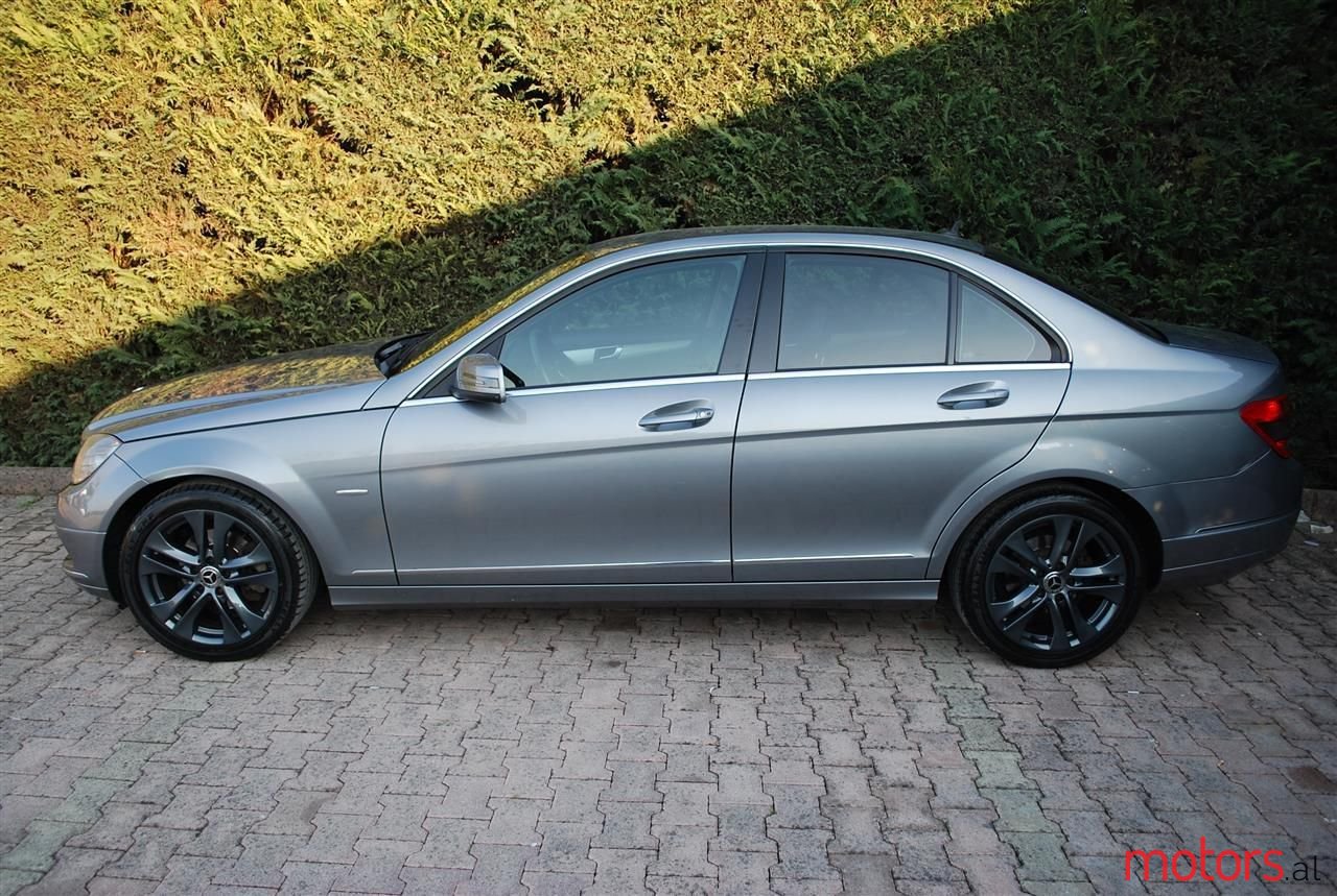 2009' Mercedes-Benz C 200 photo #3