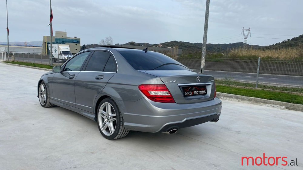 2012' Mercedes-Benz C-Class photo #4