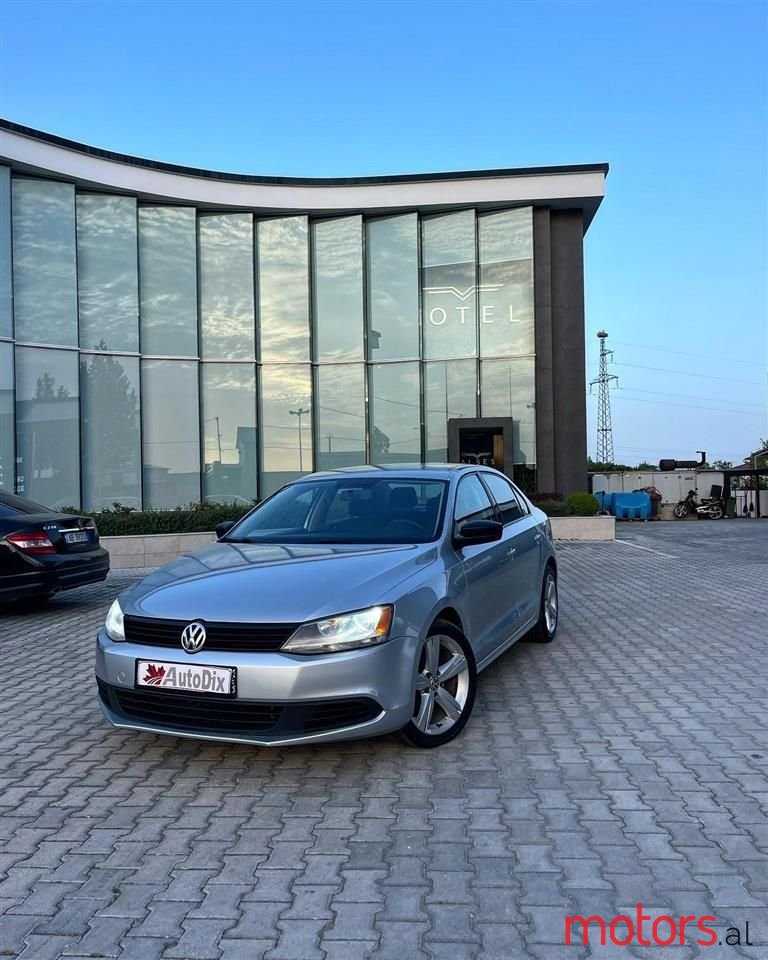 2011' Volkswagen Jetta photo #1