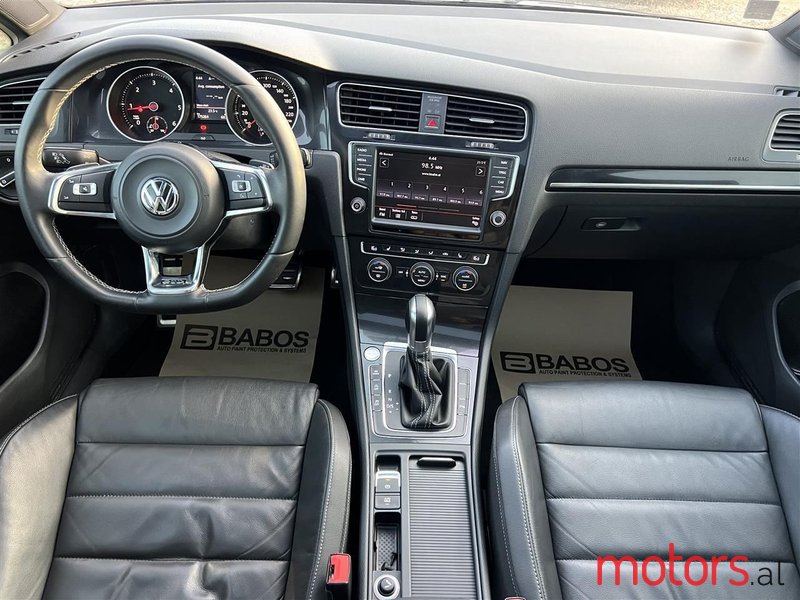 2015' Volkswagen Golf photo #6