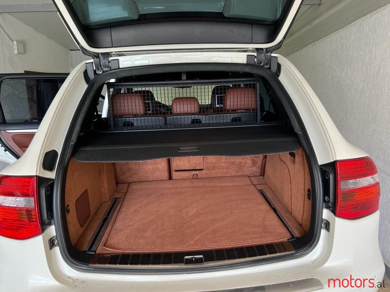 2008' Porsche Cayenne photo #6