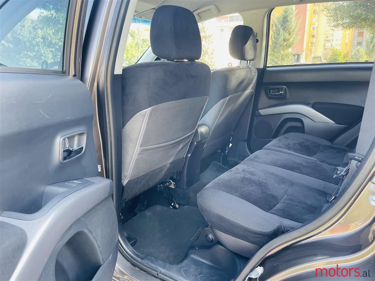 2010' Mitsubishi Outlander photo #6