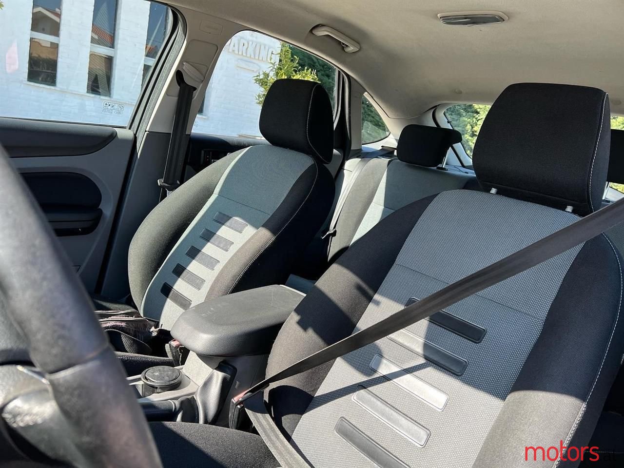 2009' Ford Focus photo #5