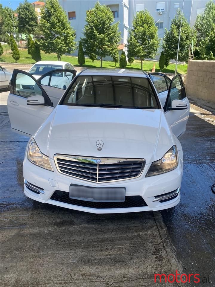 2012' Mercedes-Benz C 350 photo #3