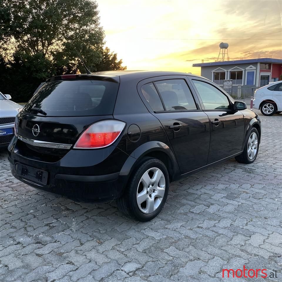2006' Opel Astra photo #2