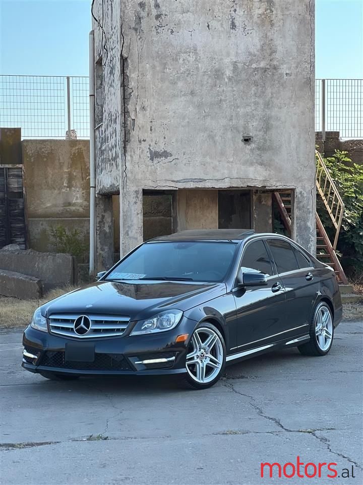 2012' Mercedes-Benz 300 photo #1