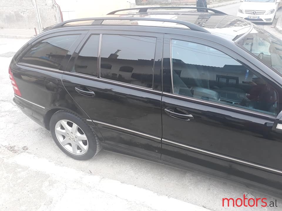 2004' Mercedes-Benz C-Class photo #3